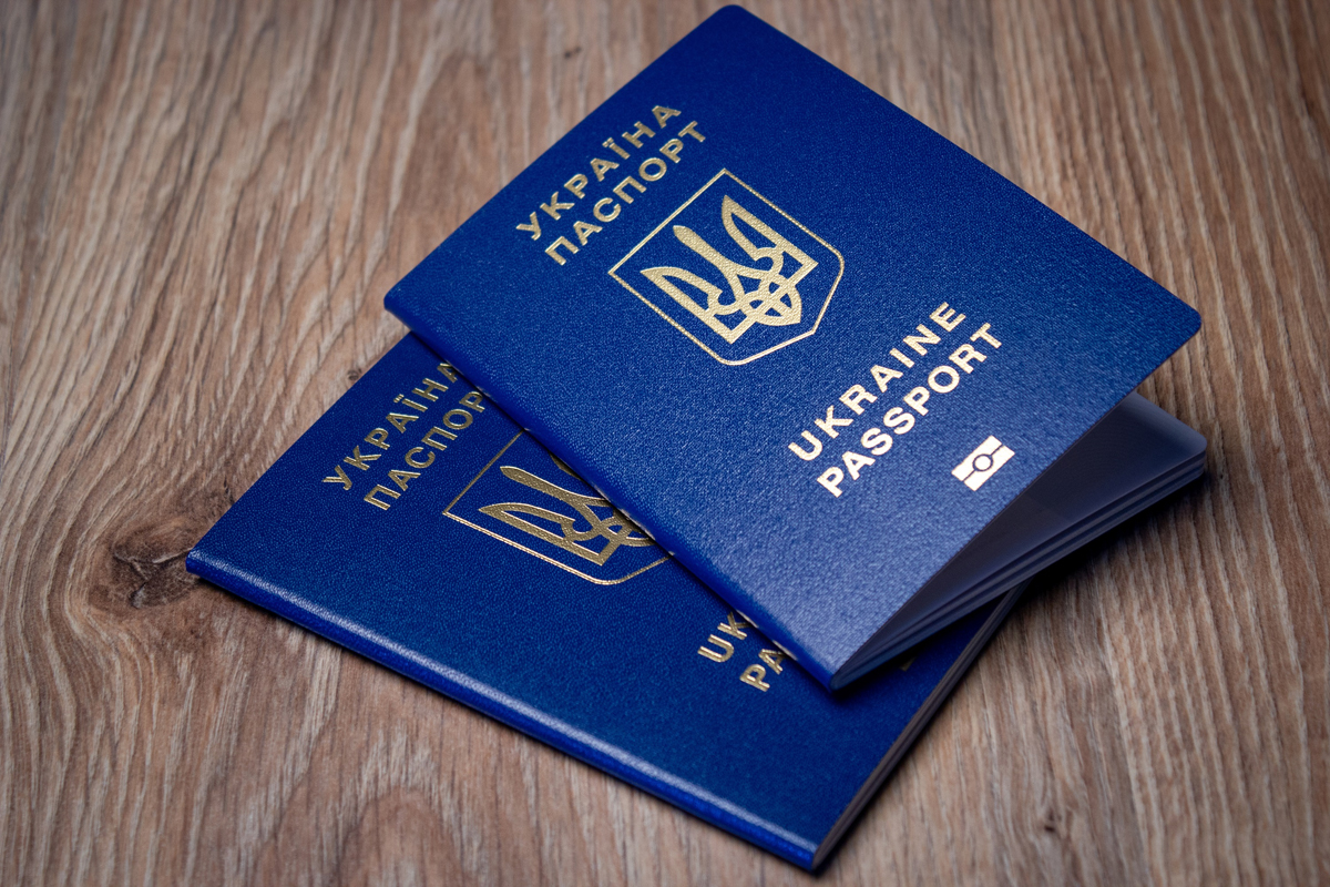 Які документи потрібні для оформлення закордонного паспорту