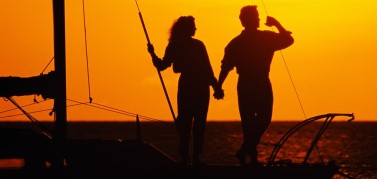 романтическая прогулка на яхте ночью для двоих